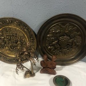 Wood and brass vintage items